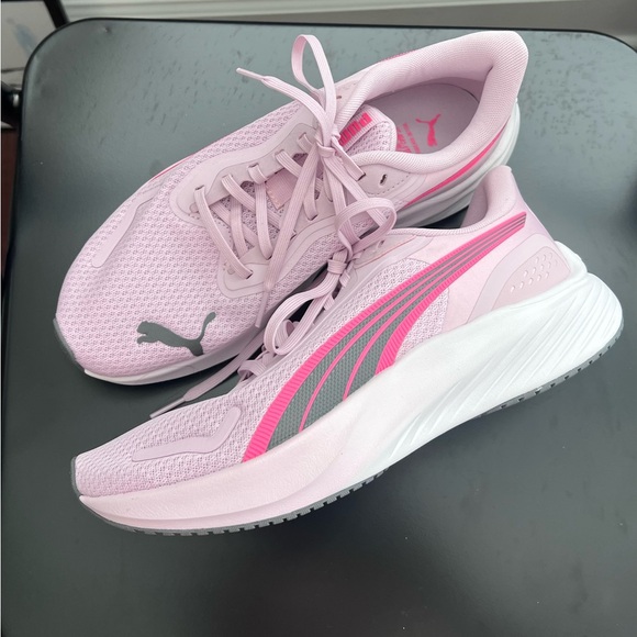 Puma Women's Pink Running Shoes Size 9 (Worn Once?) - Picture 1 of 14